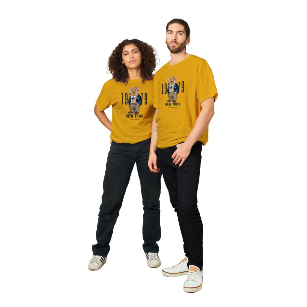Bamse t-skjorte trykk - Bjørnen trykket på t-skjorte preppy Ralph Lauren stil. Rolf Larsen bjørnen er fetteren til Polo Bear. Gul t-skjorte