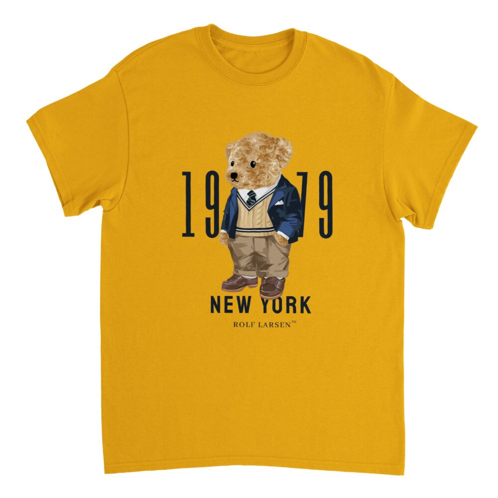 Bamse t-skjorte trykk - Bjørnen trykket på t-skjorte preppy Ralph Lauren stil. Rolf Larsen bjørnen er fetteren til Polo Bear. Gul t-skjorte